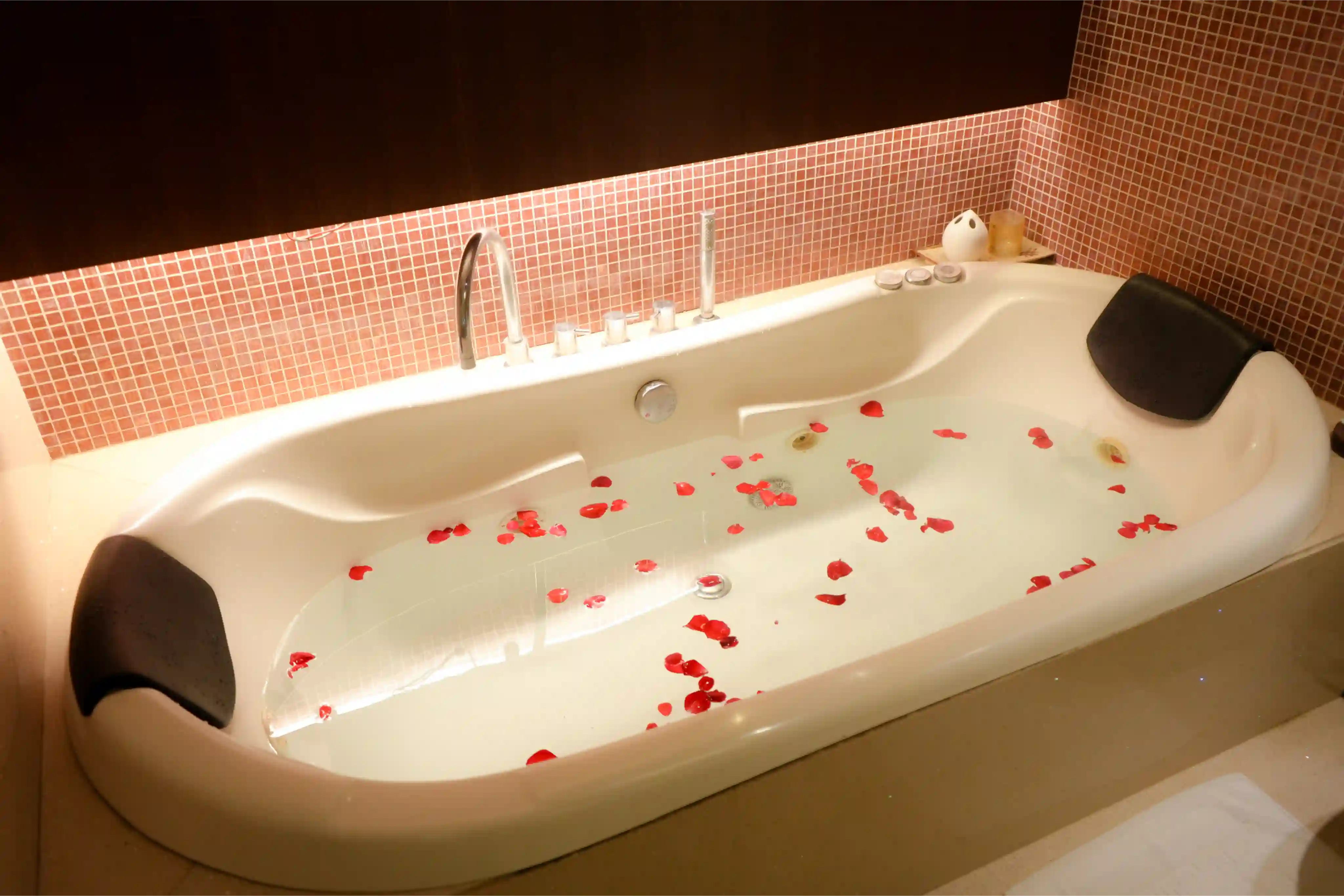 Ramee Guestline Hotel, Juhu - Presidential Room - gallery image 3