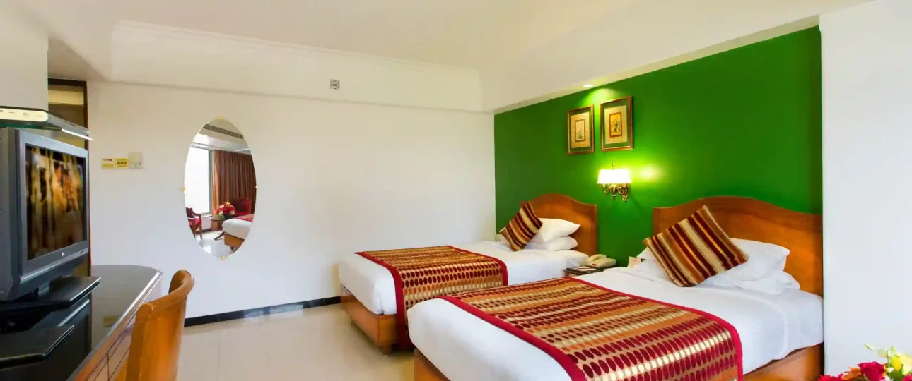 Club-room-Hotel in Dadar-Ramee Guestline