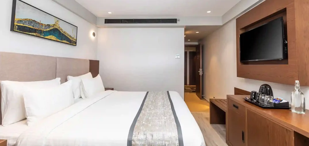 Premium-King-Rooms-Best-Hotel-in-Surat-Ramee-International-Surat
