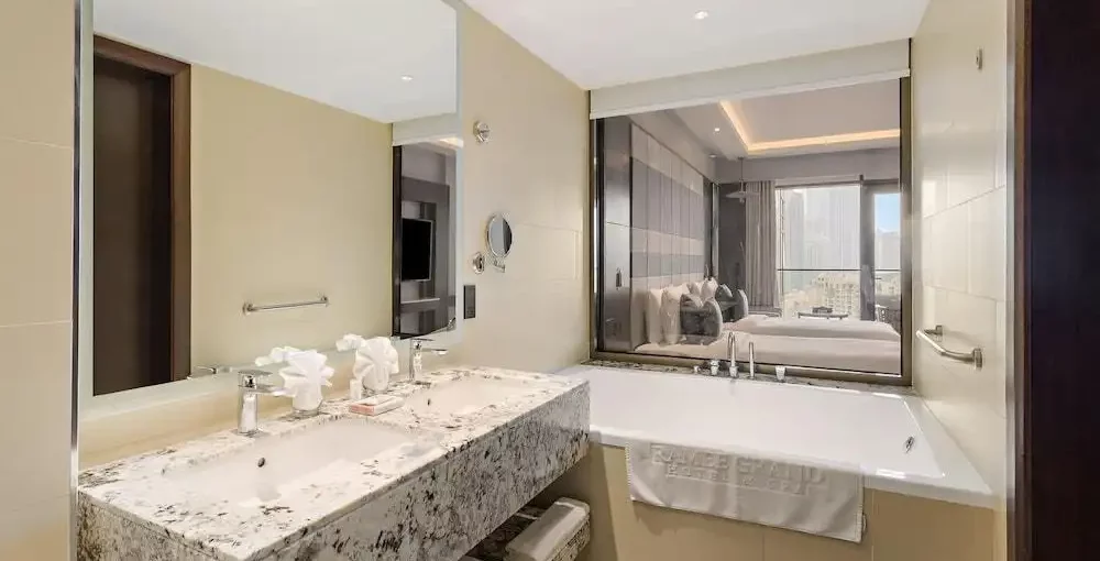 Luxury King Rooms - 5 Star Hotel in Dubai Downtown - Hotel Near Burj Khalifa