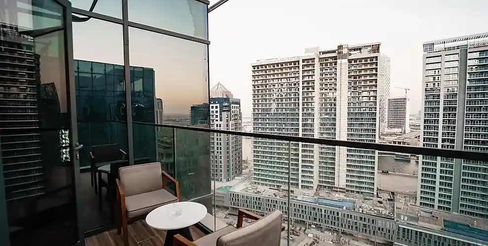 Luxury King Rooms with Balcony Canal View - 5 Star Hotel in Dubai Downtown - Hotel Near Burj Khalifa