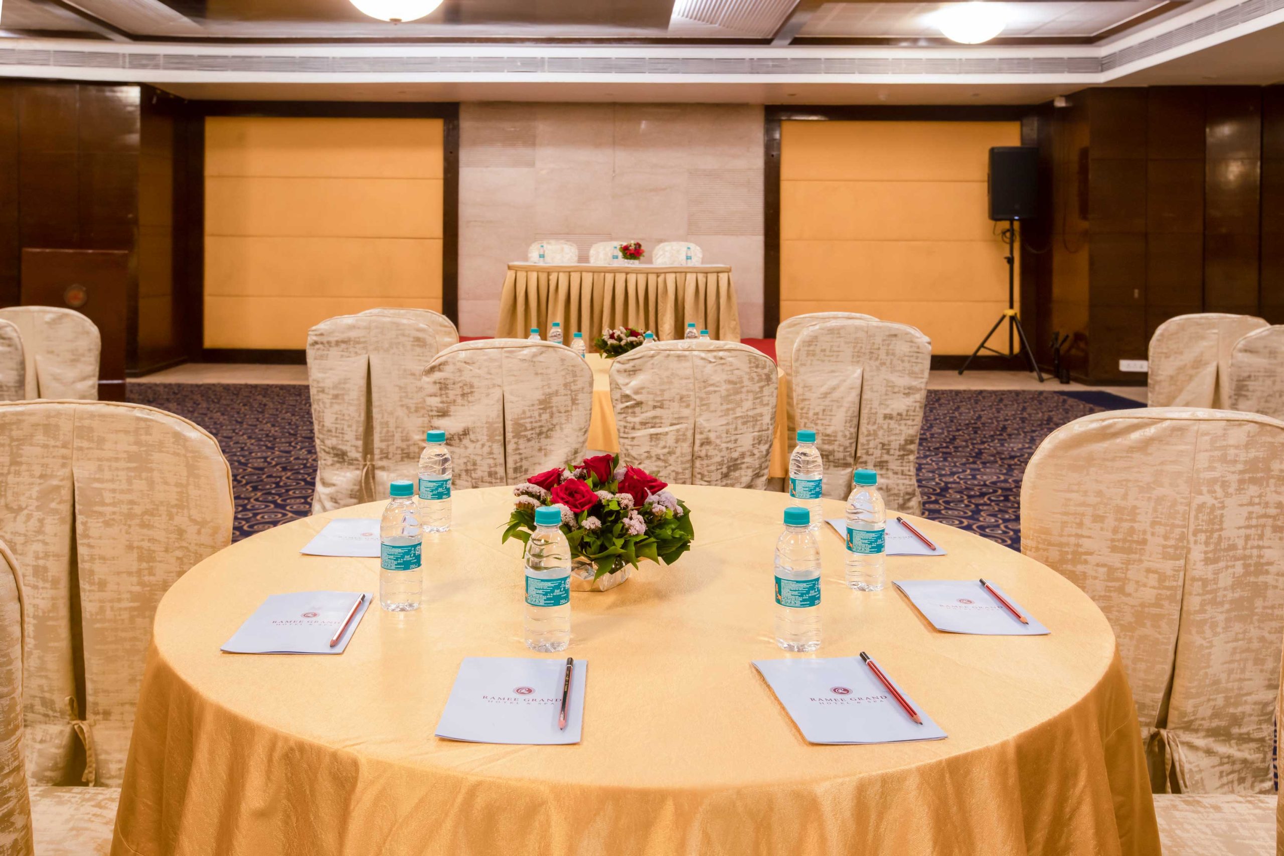 Imperial-banquet-hall-in-pune-at-ramee-grand-hotel-on-apte-road.