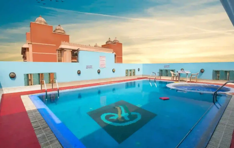Roof-Swimming-Pool-Hotel-in-Dadar-East-Mumbai-2-scaled (2)
